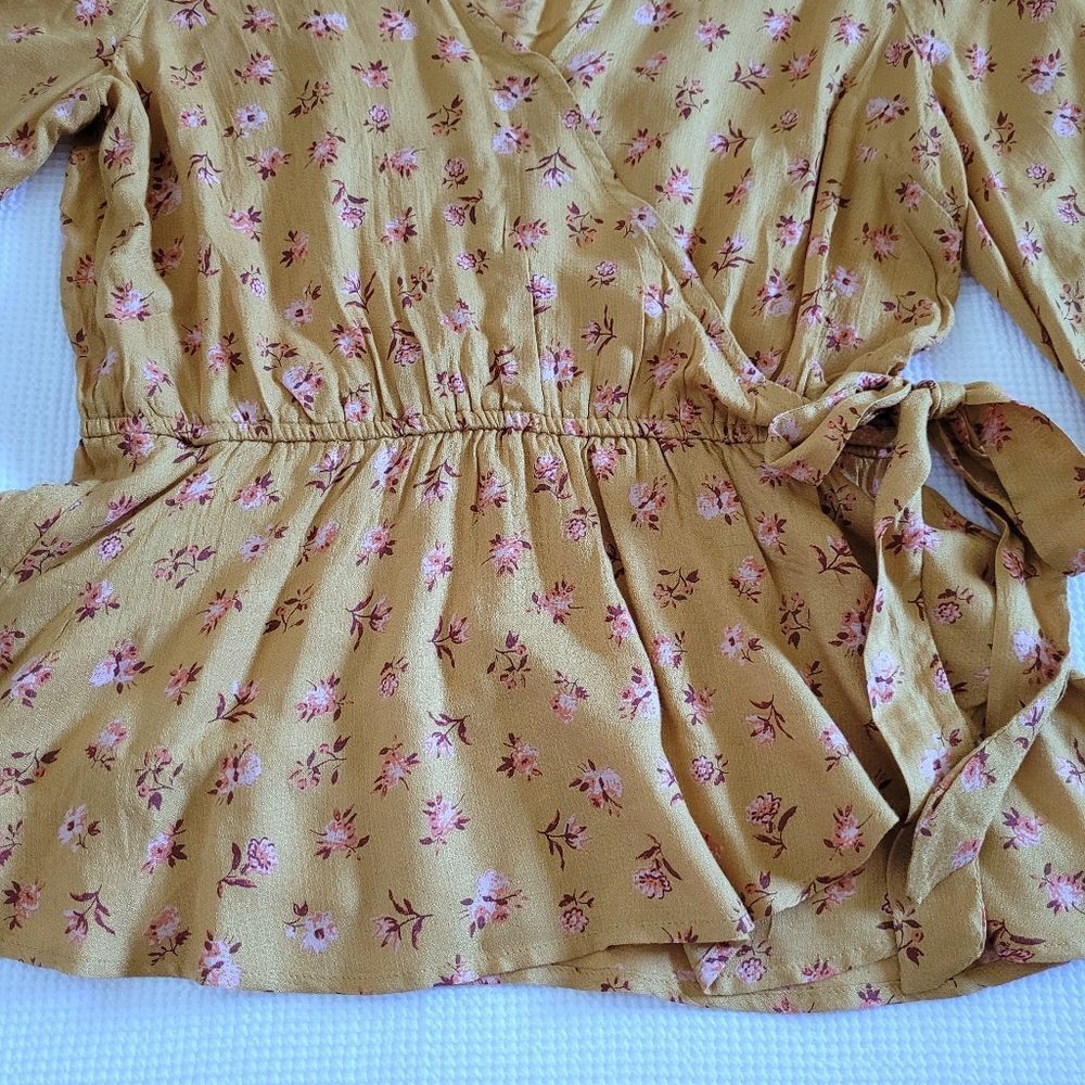 Lucky🍀 Brand Floral💐 Marigold Faux SurpliceTop - Picture 8 of 16